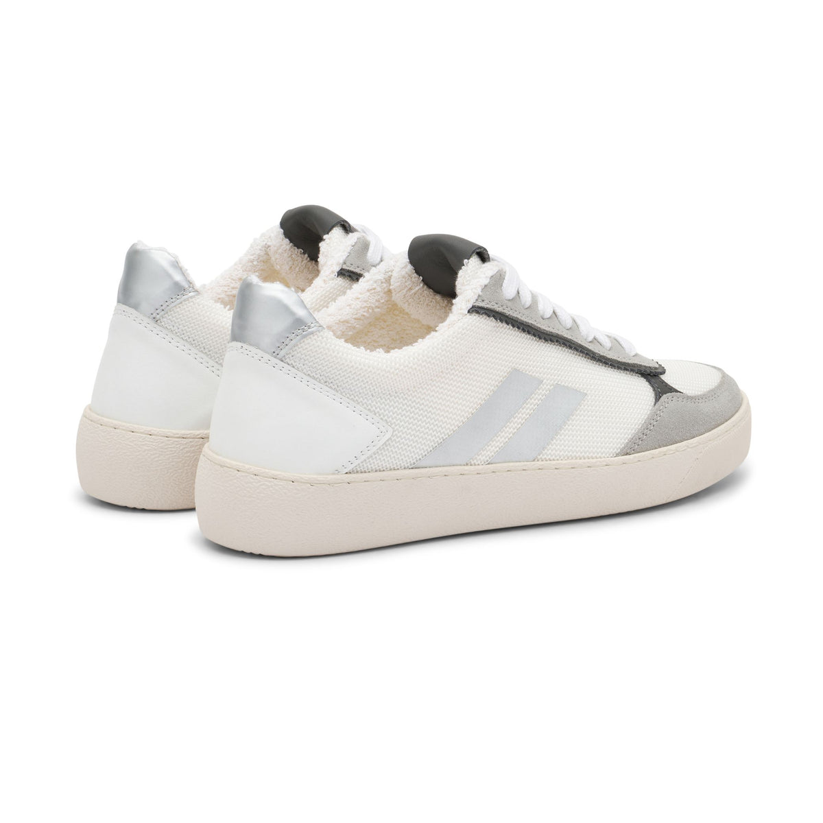 Ground™ Sneakers Silver