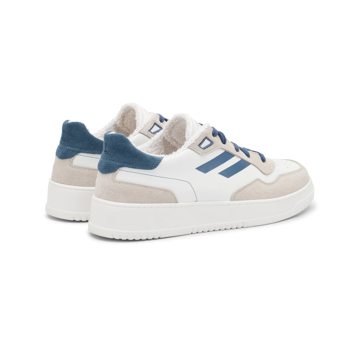 Finitura artigianale e contrafforte sul tallone delle sneakers made in Italy PR1MO Urbano Blue Vapor, calzature d'atelier